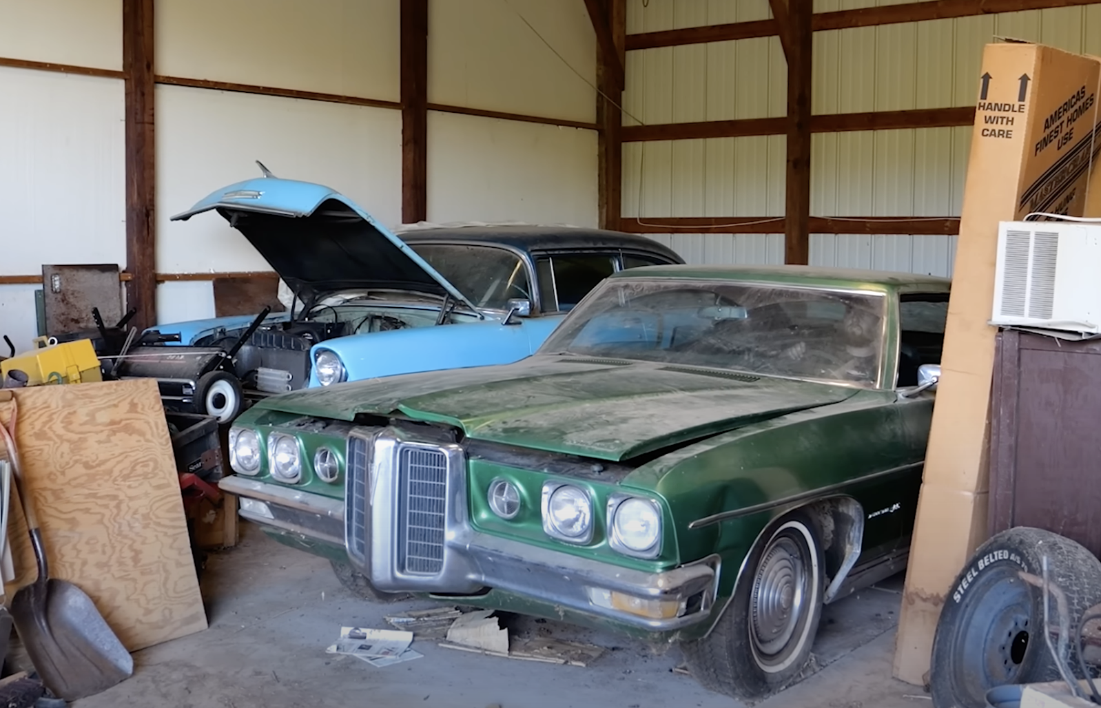 Video: 30-Year 1970 Pontiac Bonneville and Tri-Five Chevrolet Barn Finds Get Rescued