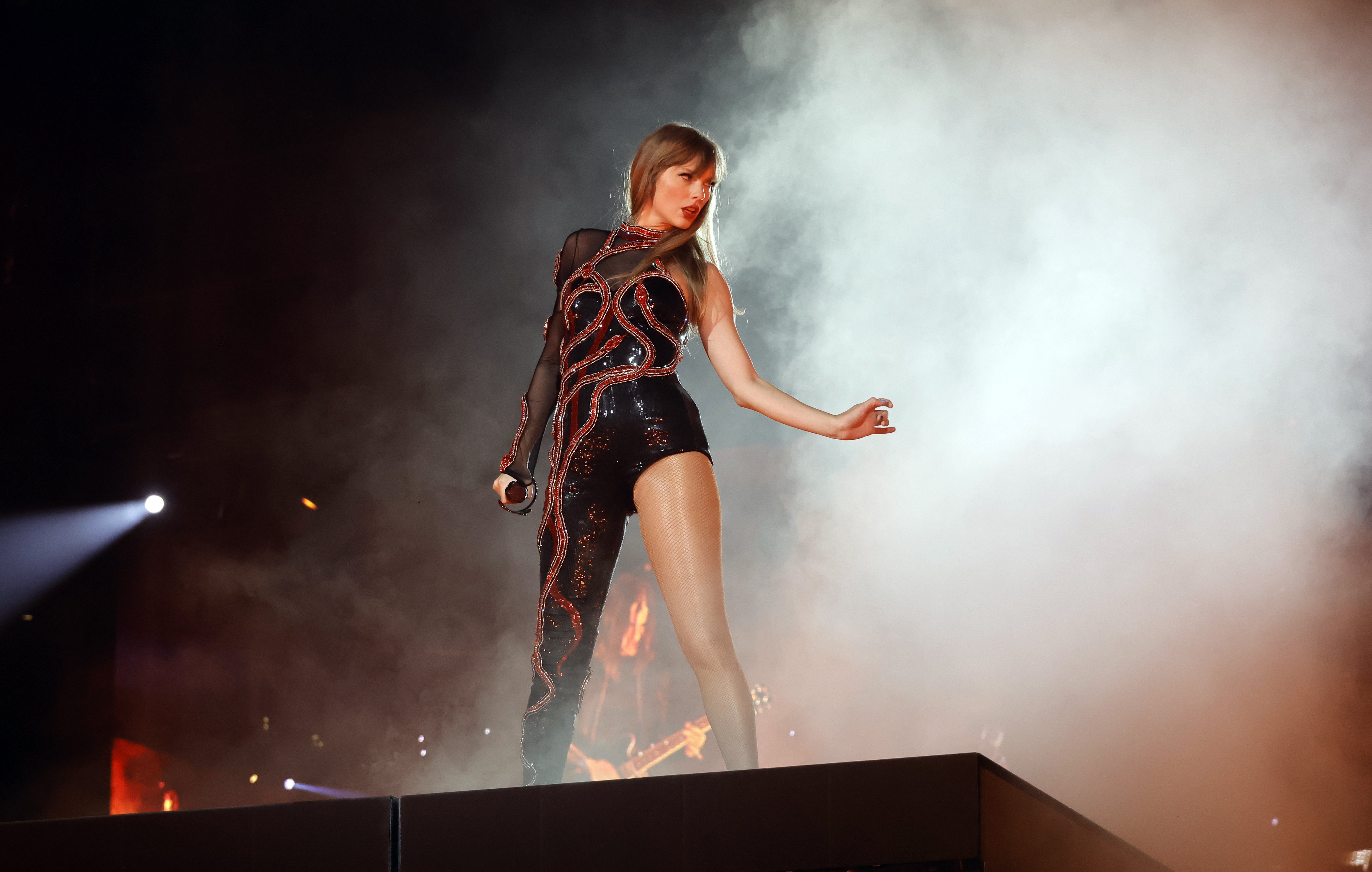 Taylor Swift fans believe 'Reputation (Taylor's Version)' will be announced this week