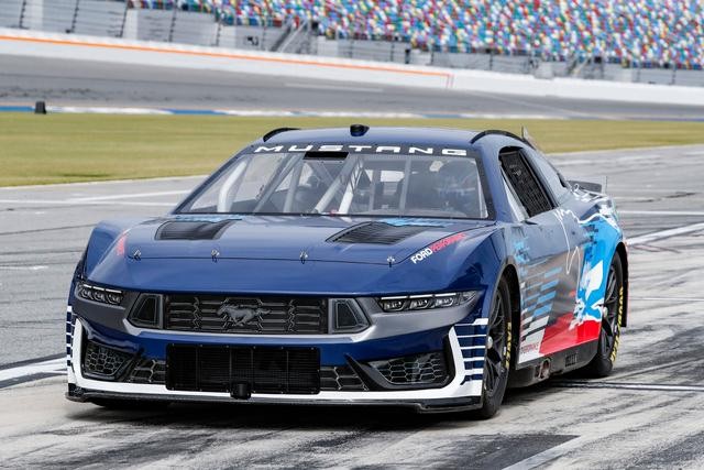 Ford Performance Unveils 2024 NASCAR Cup Series Muscle Car Based on the Mustang Dark Horse