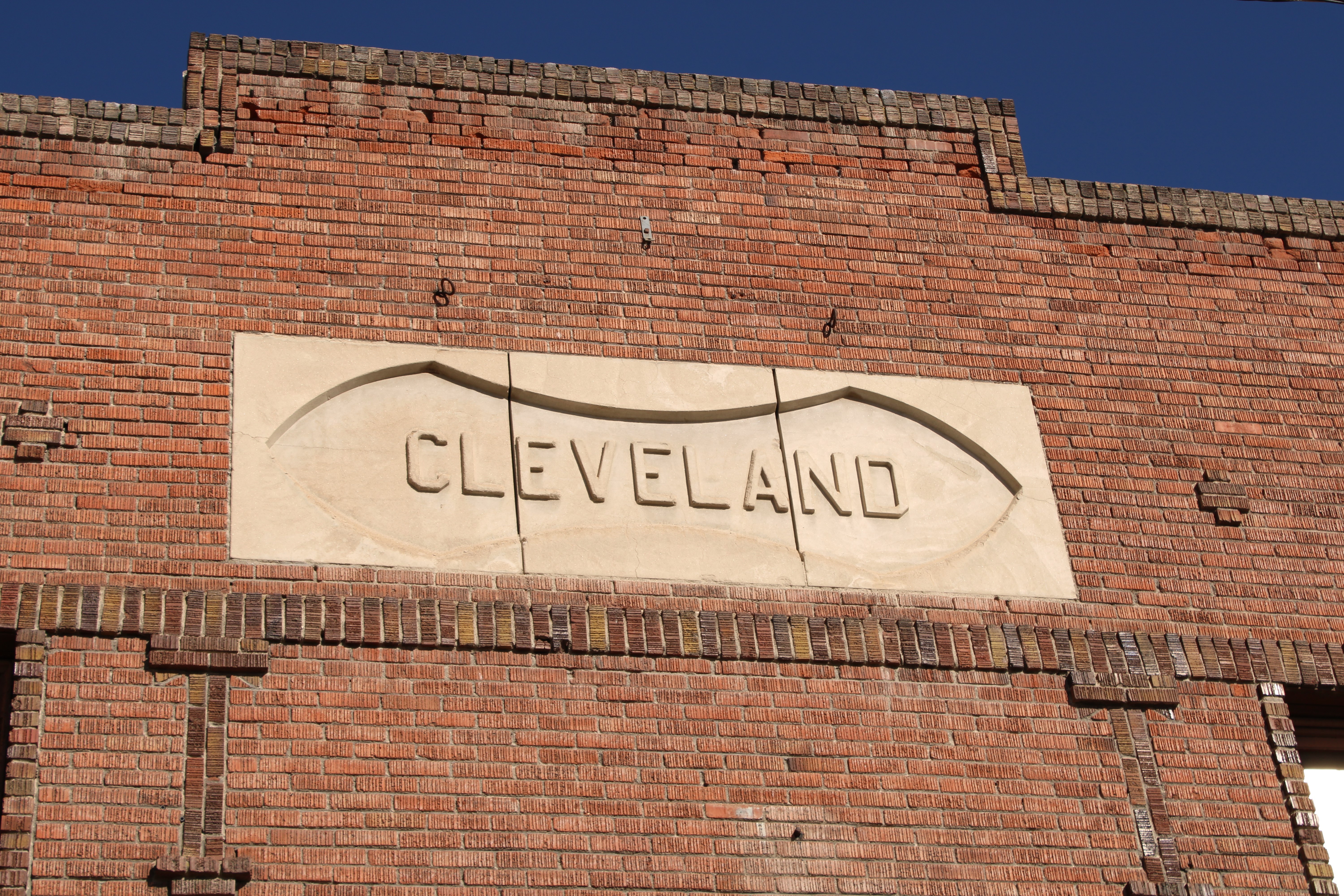 Is This The Only Cleveland Motor Cars Dealership Building With Original Signage Still in Existence?