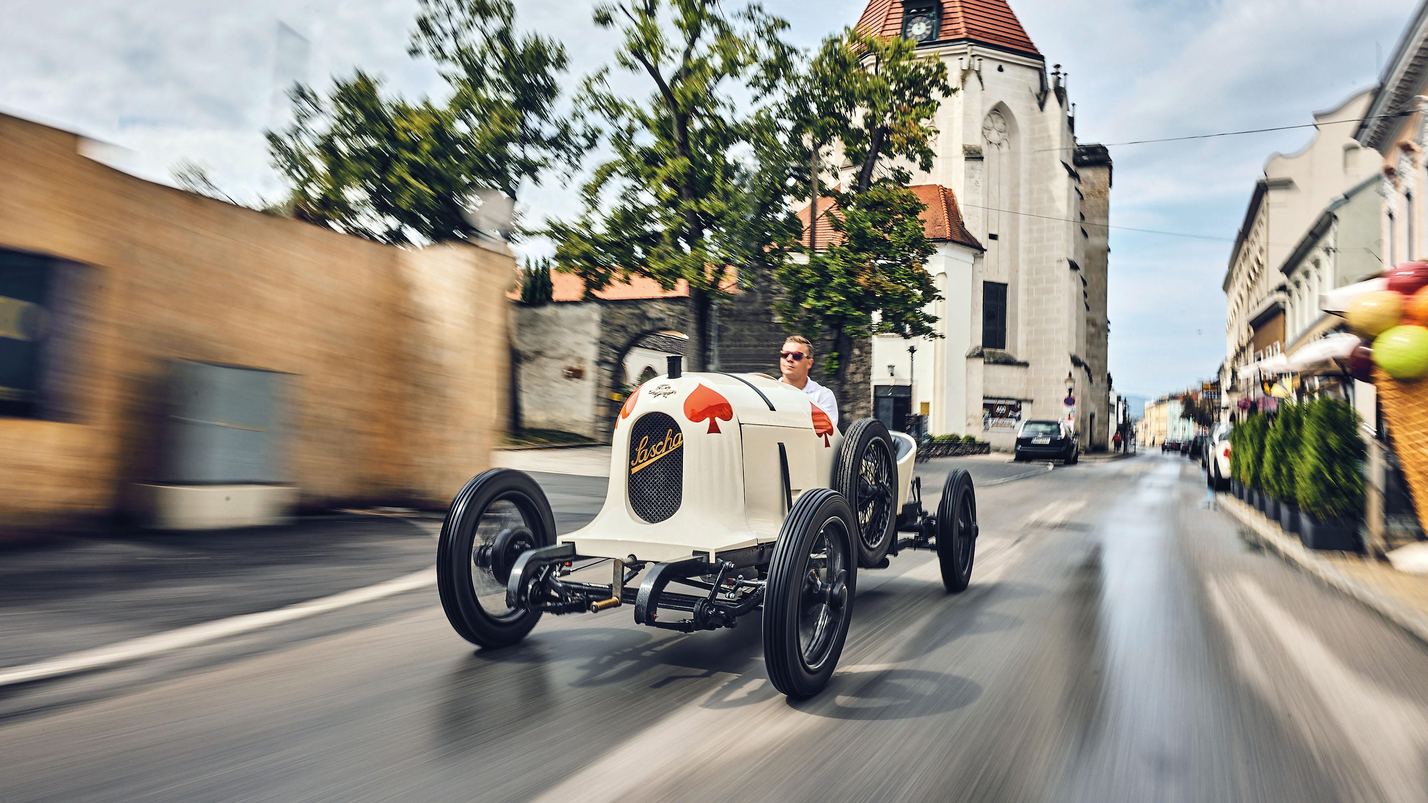 Video: Porsche Museum Takes its Oldest Drivable Vintage Race Car Home