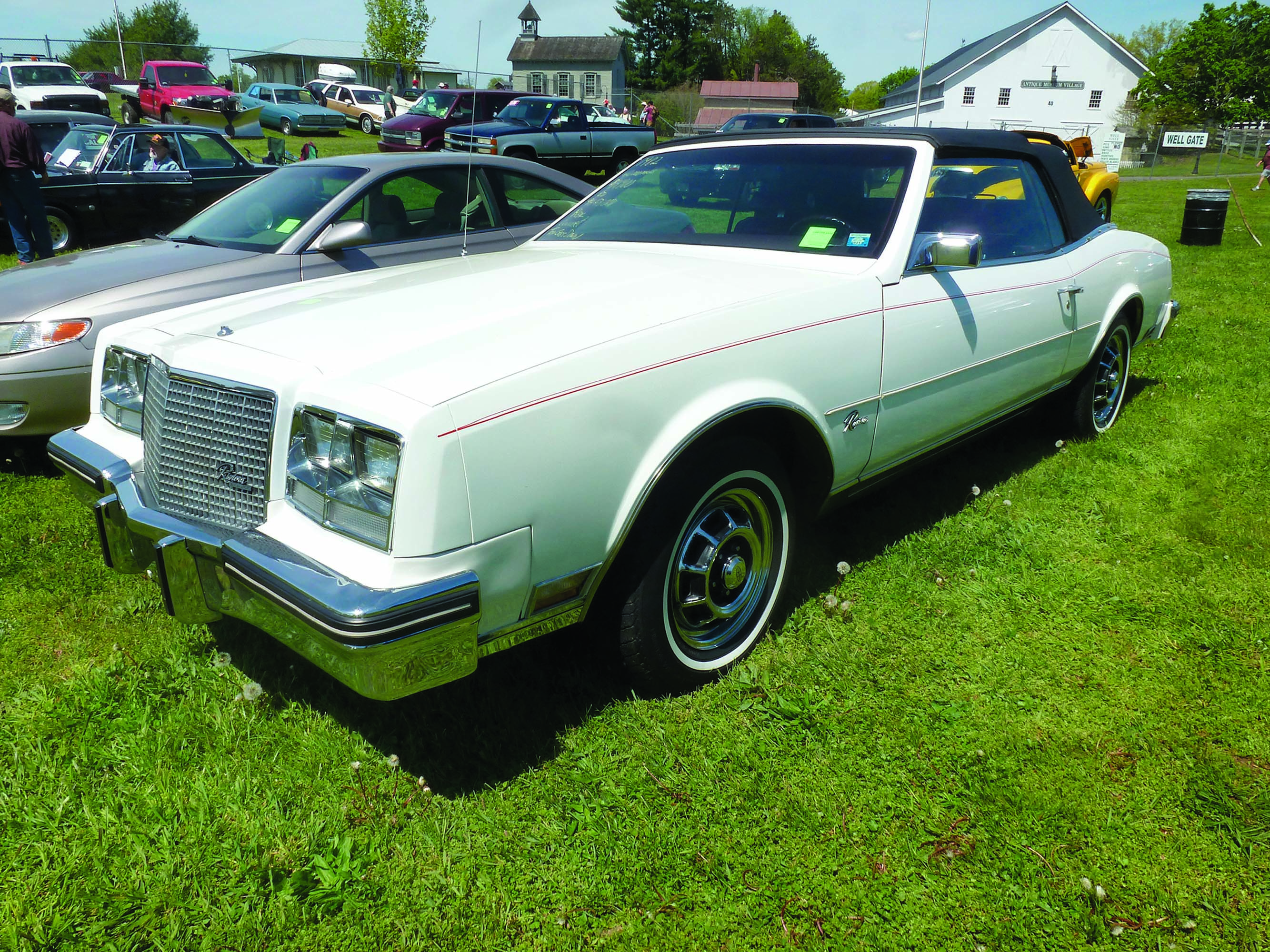 The 1982 Buick Riviera Was America's First Drop-Top Of The 1980s