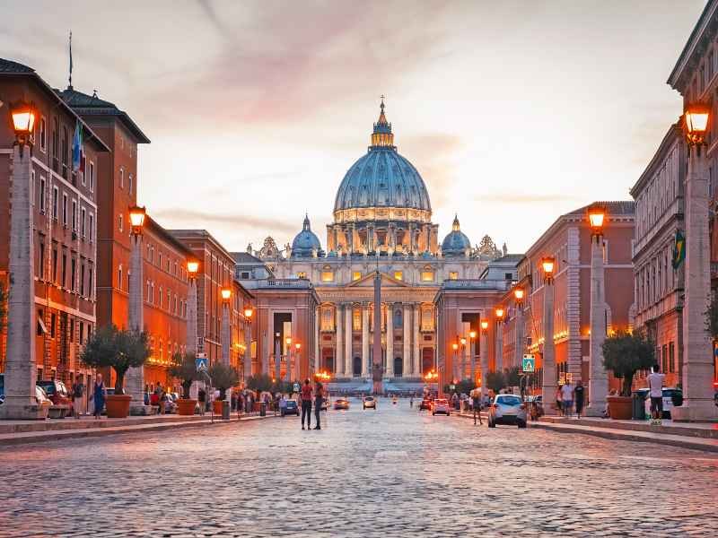 Where Does The Pope Live? Vatican City And Residence Facts Revealed ...