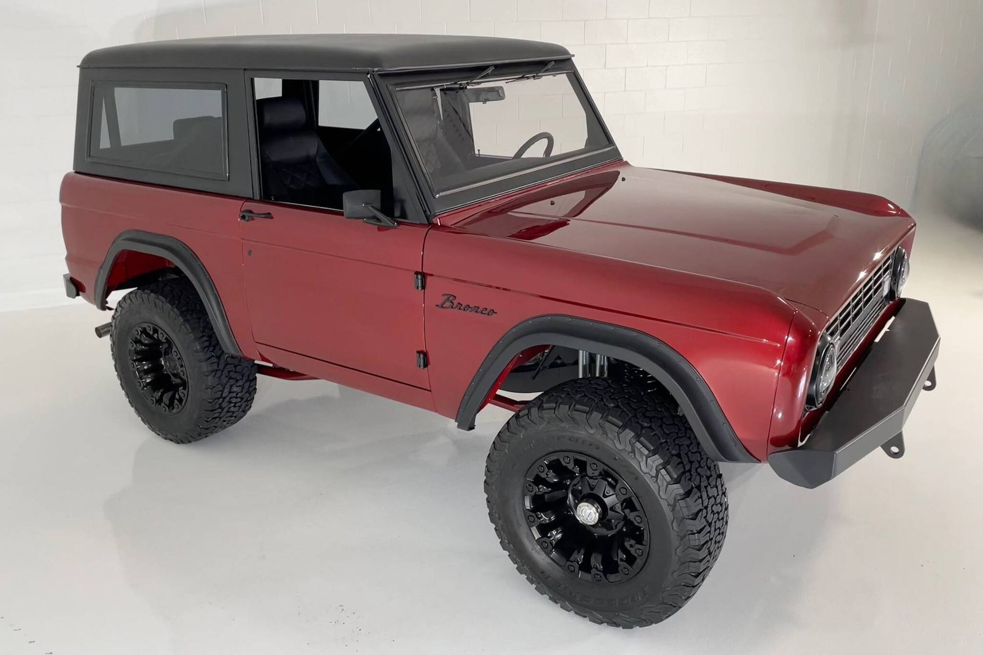 Do a Coyote V8 and an All-New Chassis and Body Make this 1975 Ford Bronco Restomod One for the Ages?