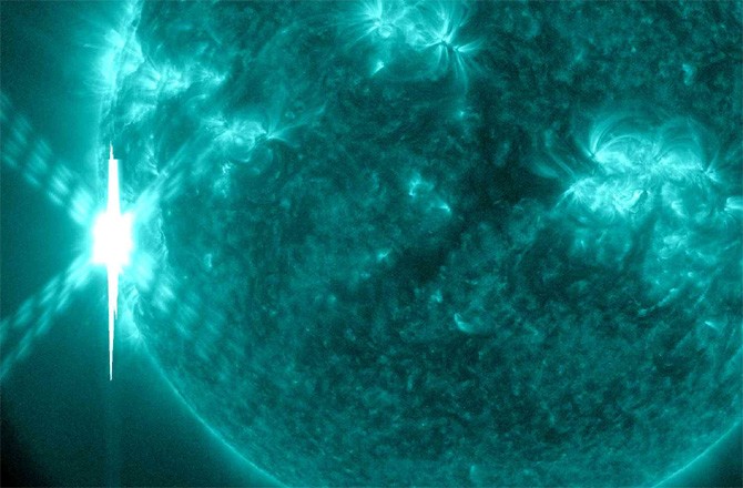 powerful-solar-flare-causes-radio-blackout-seeker