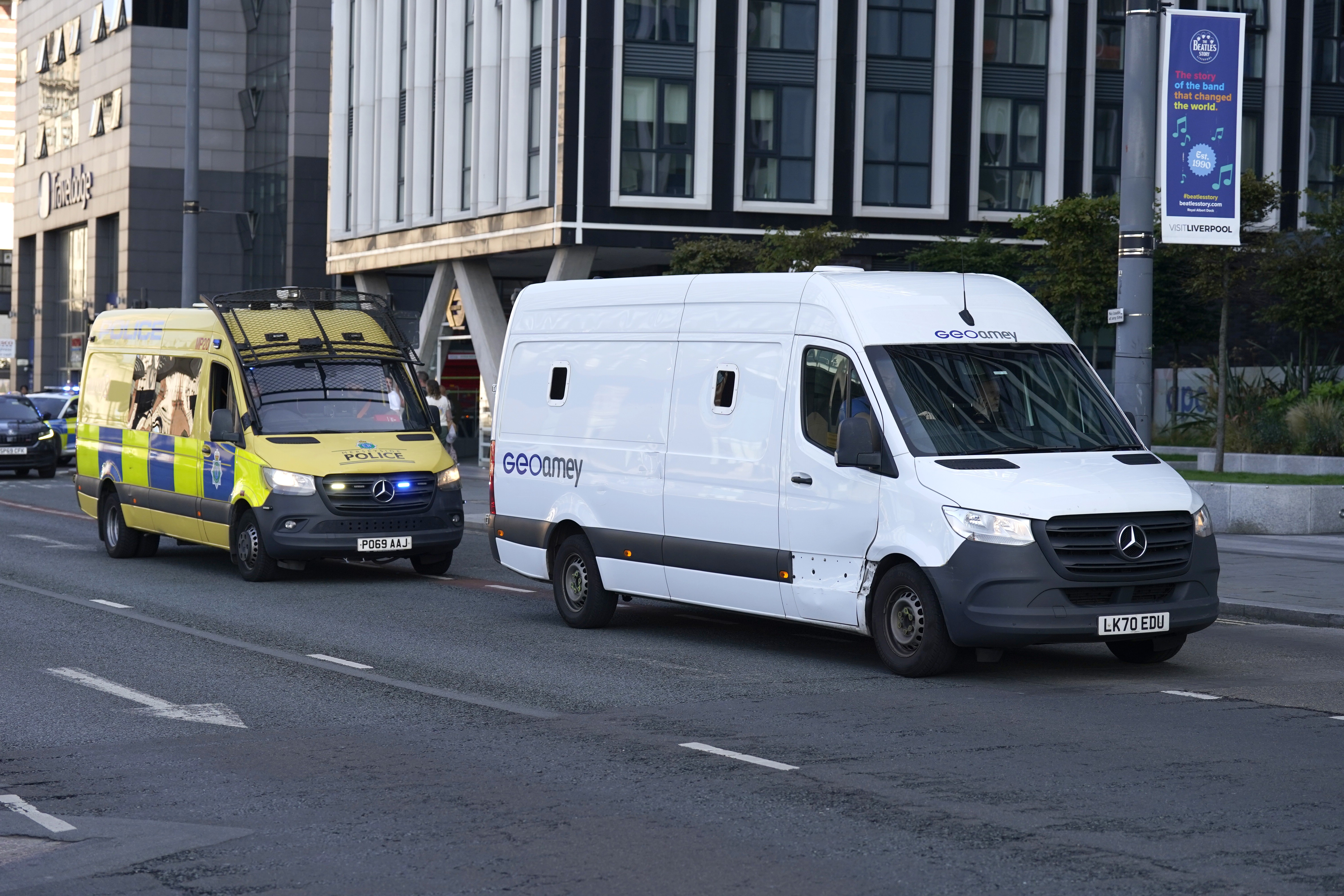 Prison vans to be given VIP routes to court with traffic lights switched to green to avoid delaying trials