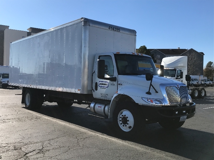 洋書 INTERNATIONAL TRUCKS Amazon.com: NewRay International 4200 White Box Truck