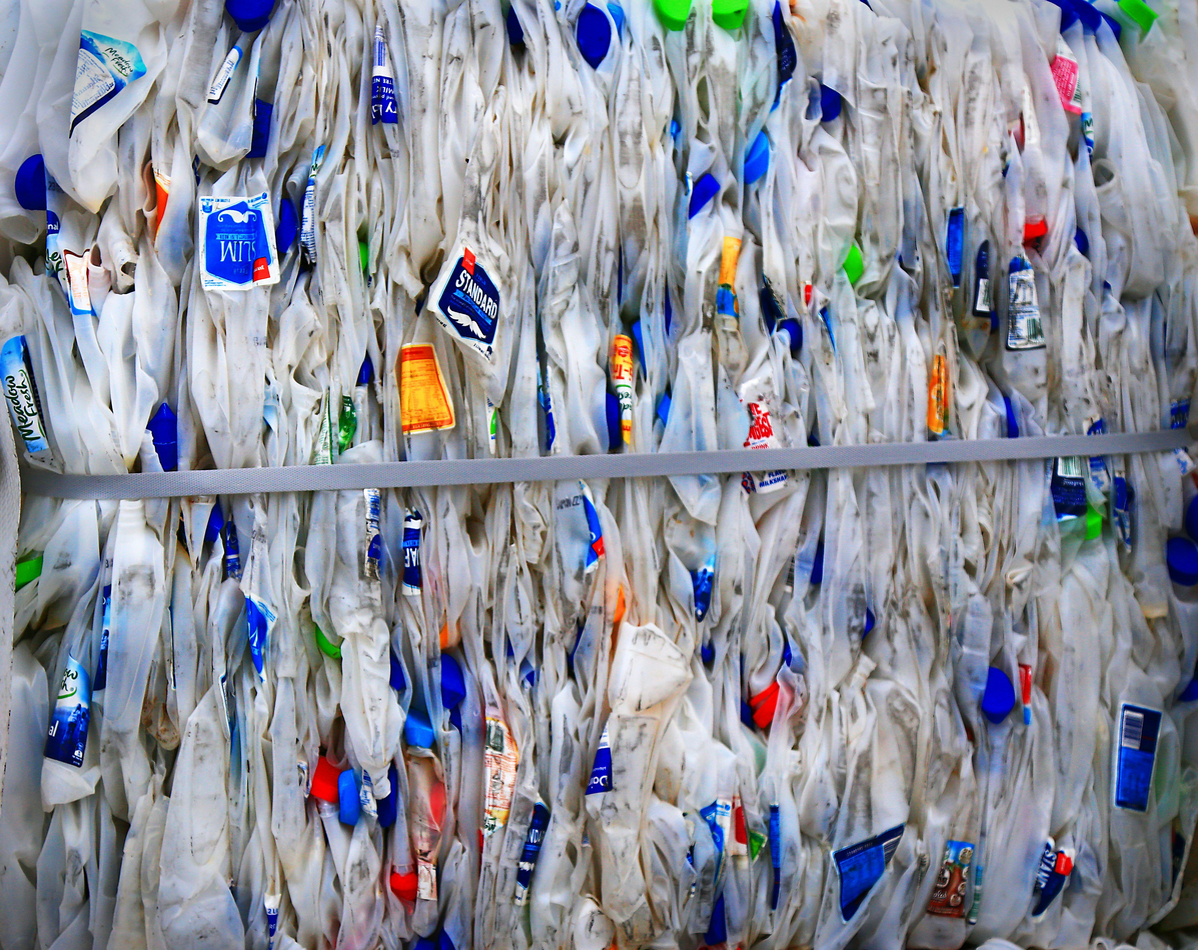 Plastic recycling stalls as fossil fuel-based plastics keep flowing into the global market
