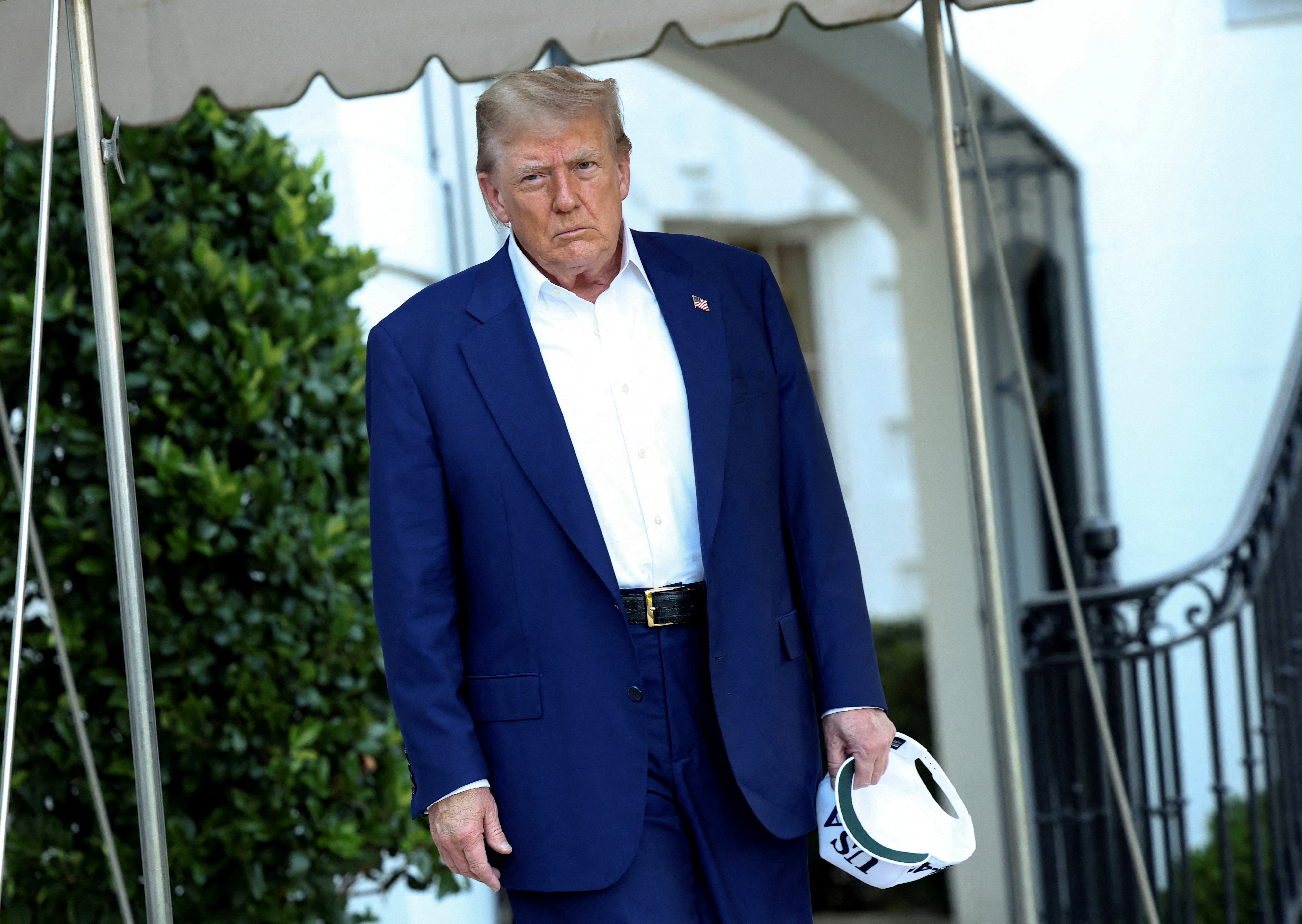 専用　TRUMP TIGHT Trump 2028 Blue Jacket Can Holder Drink Koozie