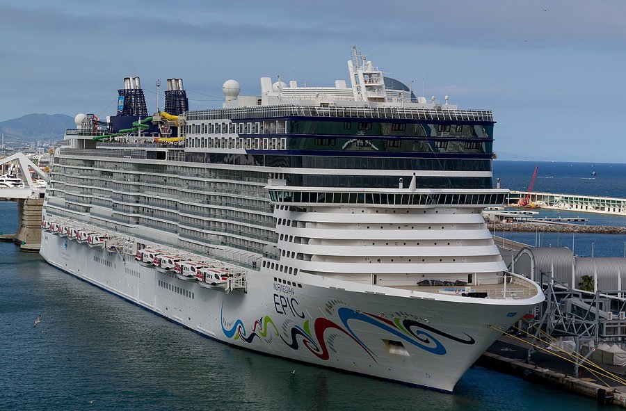European ports weigh tougher curbs on cruise ship emissions