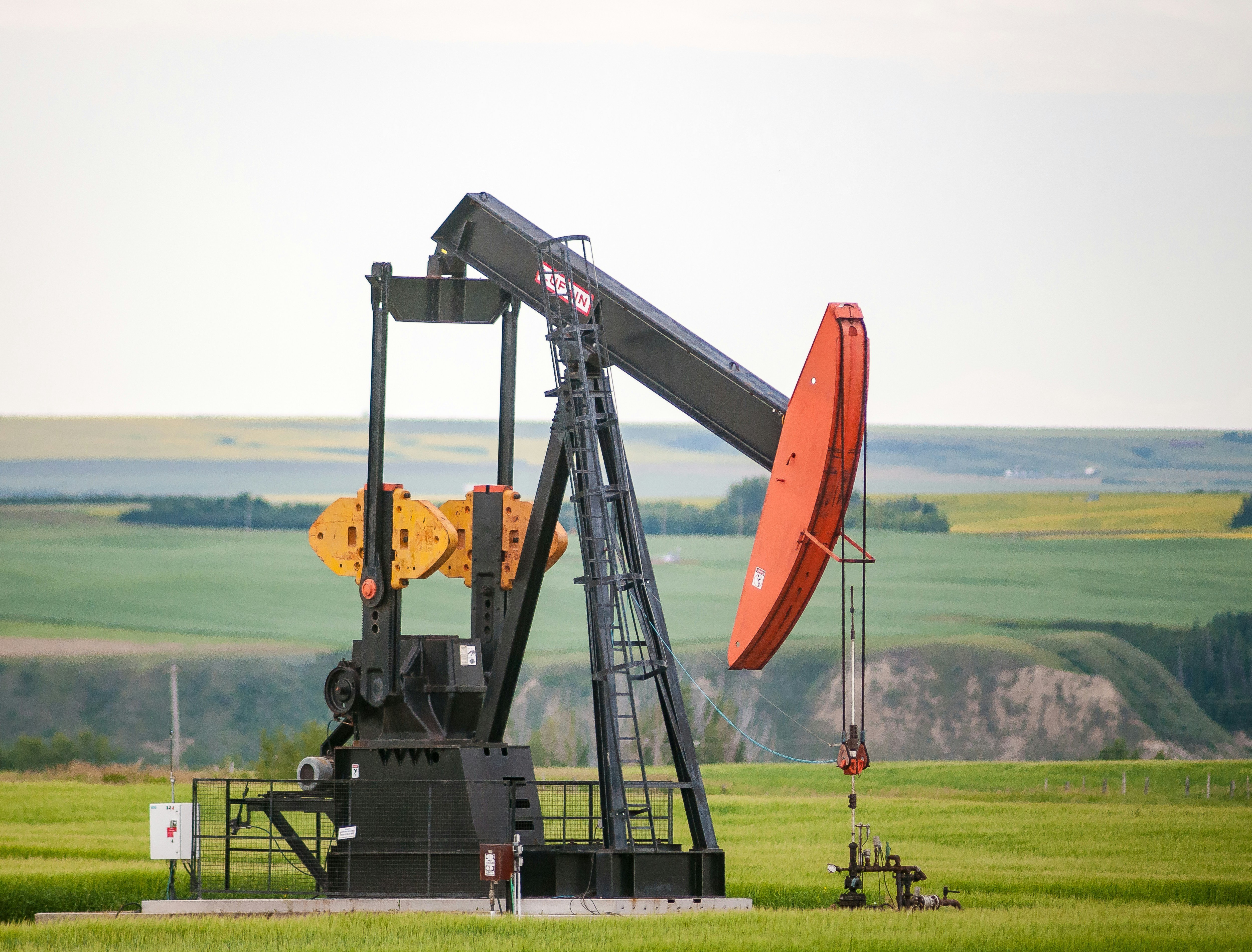 North Dakota royalty owners accuse oil firms of pocketing millions through transport deductions