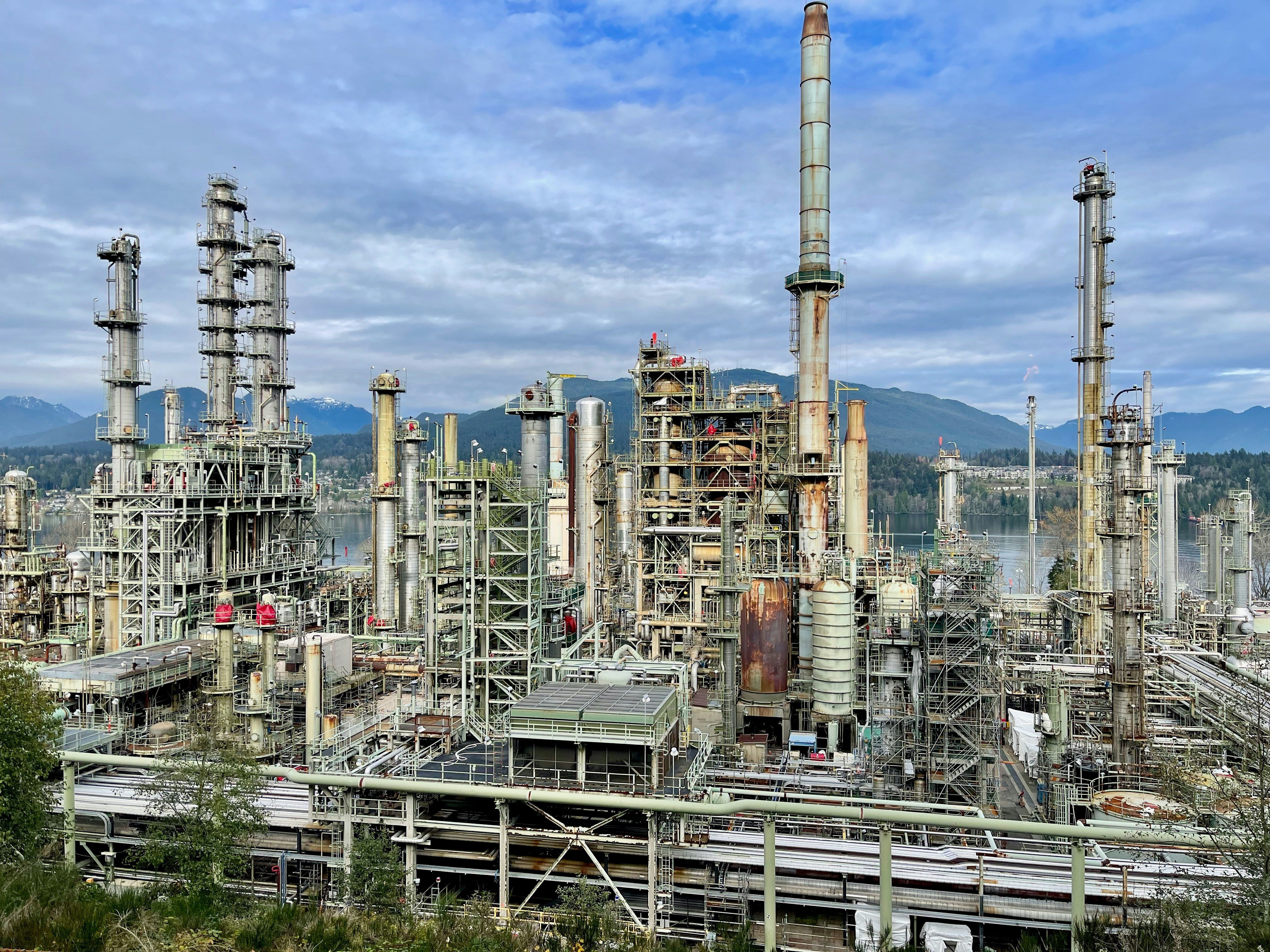 California shuts down oil refineries without clear plan for fuel or climate transition