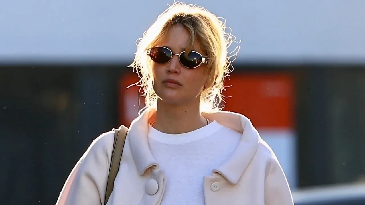 Tennis yalangoch qizlar Qizining ogziga singdirish