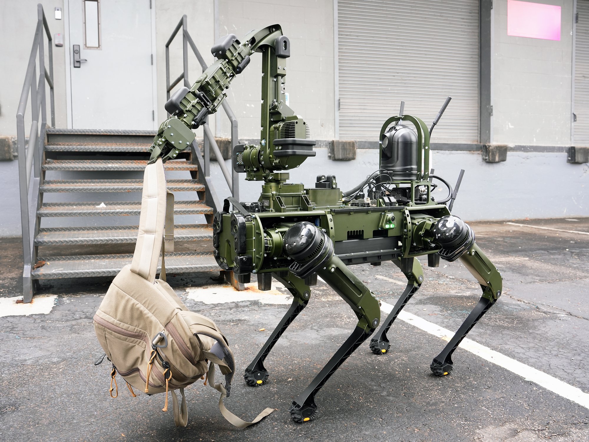 wbsb×human robots GhosTee Ghost Robotics Adds Arm to Vision 60 Quadruped - IEEE Spectrum