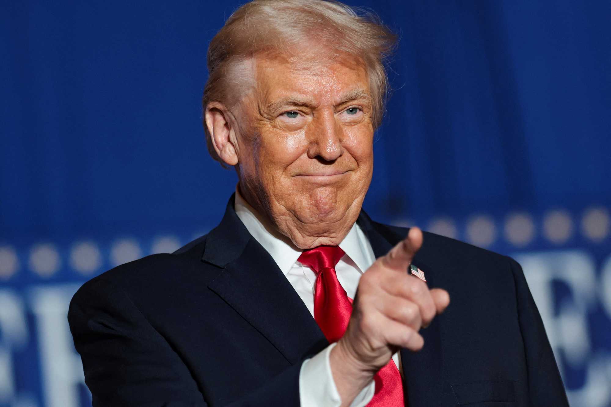 alternet.org - Thom Hartmann - Exposing the 'overcharge' lie: The origin of Trump's new $500 bribe