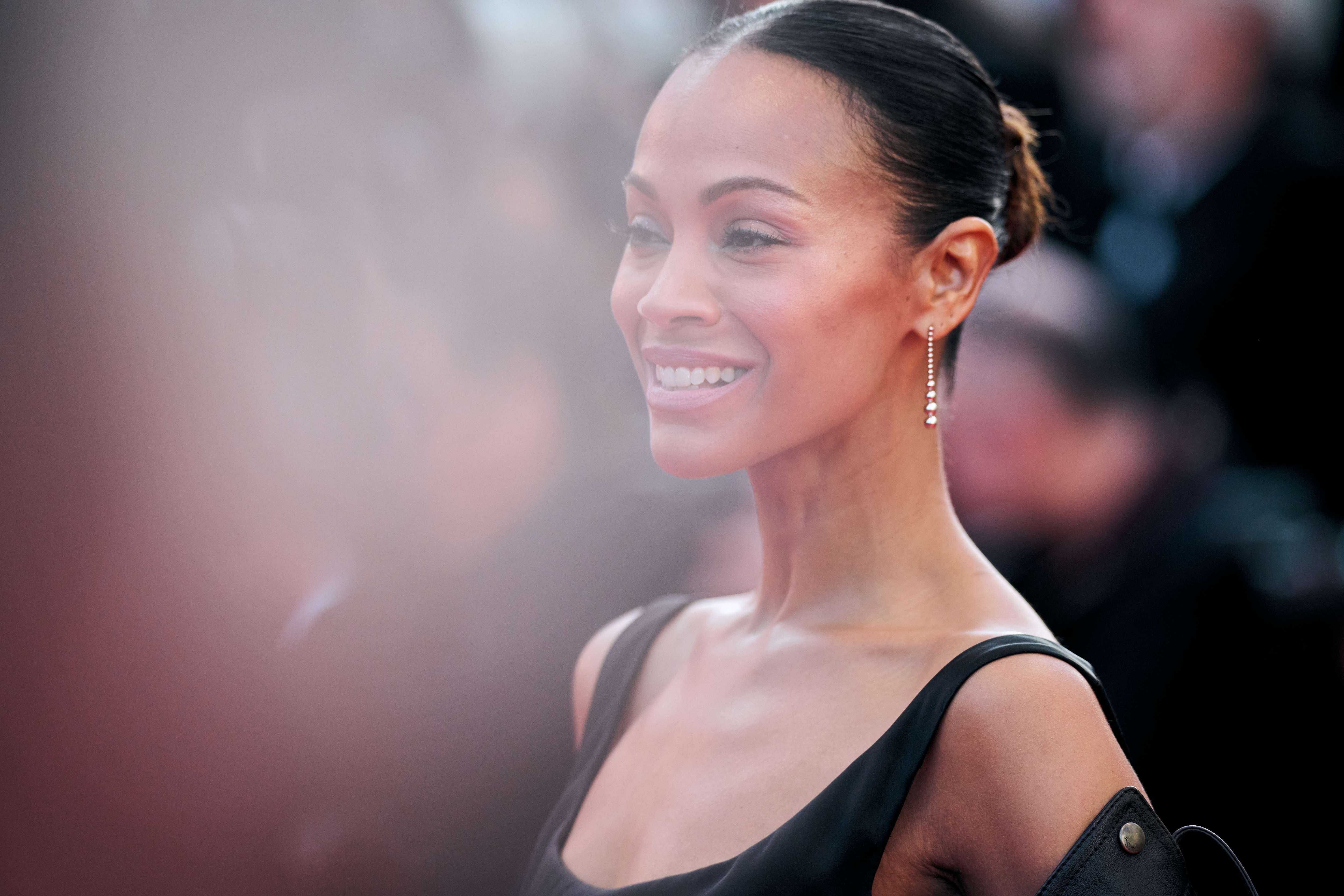 Image for Zoe Saldaña becomes the highest-grossing actress, overtaking Scarlett Johansson