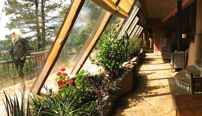 40 Incredible Photos Show Why Earthships Make the Perfect 