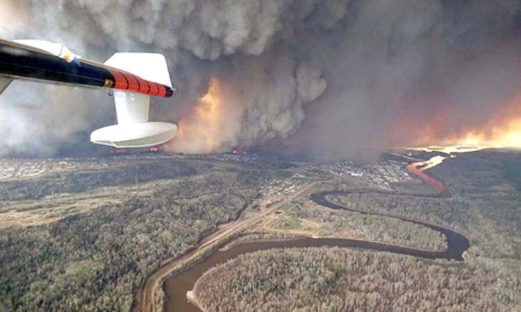 Record Breaking Wildfire Rages On In Canadas Oil Sands Region Ecowatch