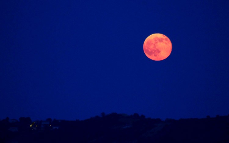 See the First Summer Solstice Full Moon in Nearly 70 Years - EcoWatch
