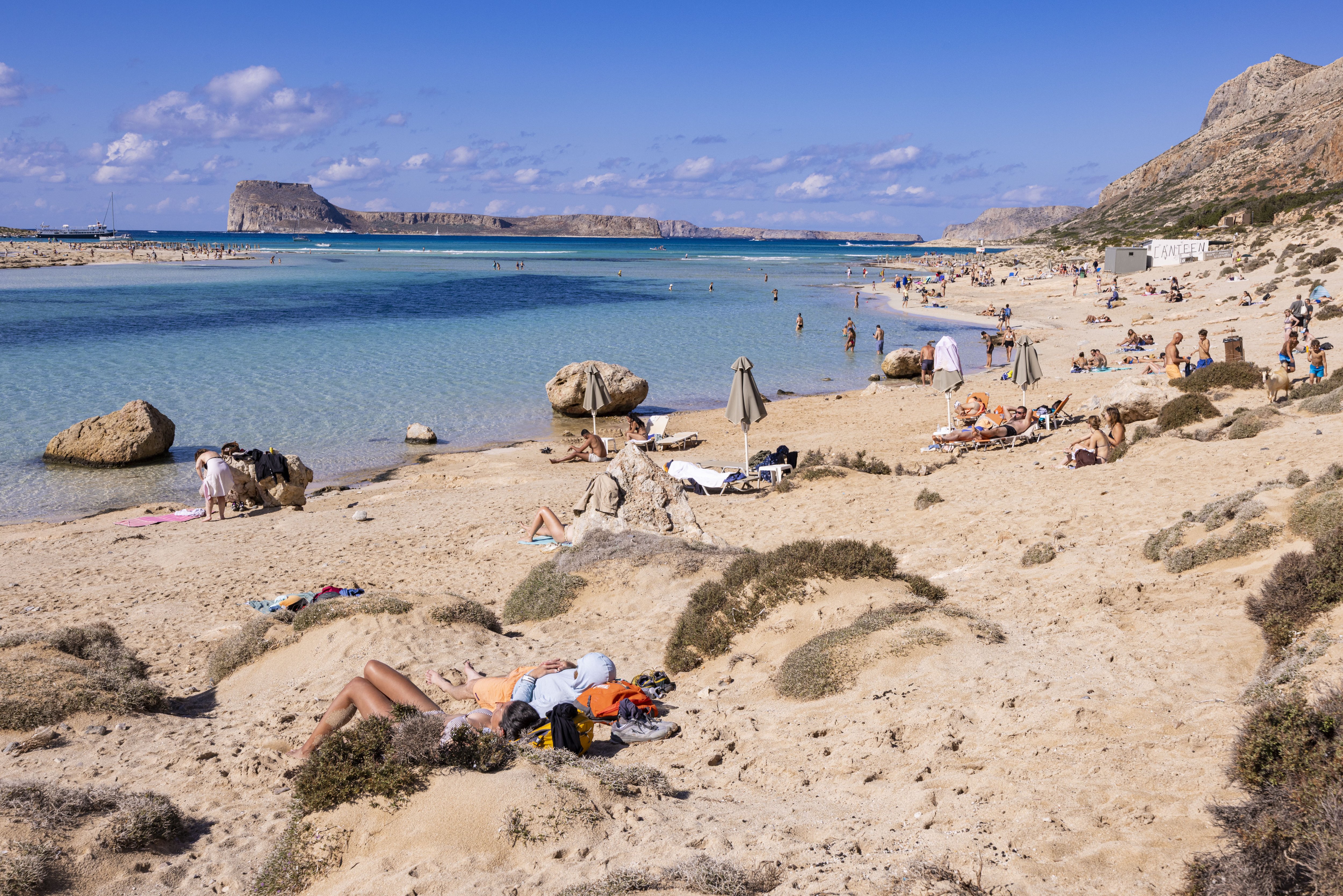 Greece slaps sunbed ban on hundreds of beaches in tourism crackdown
