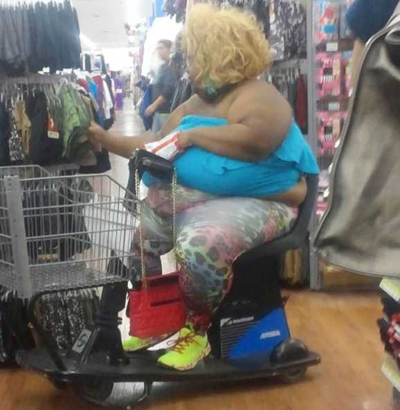 caught-naked-at-walmart