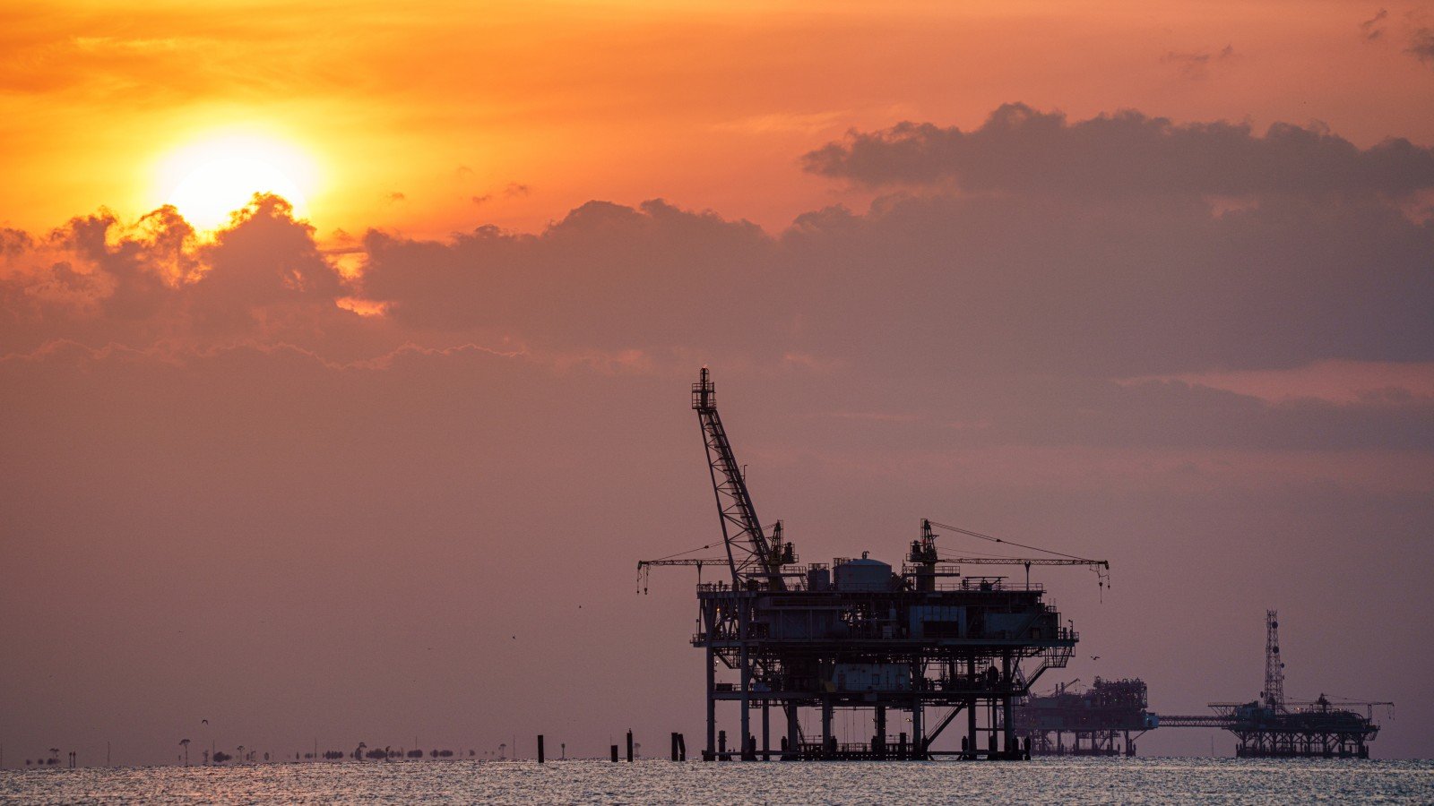 UAE Leaves OPEC to Increase Oil Production