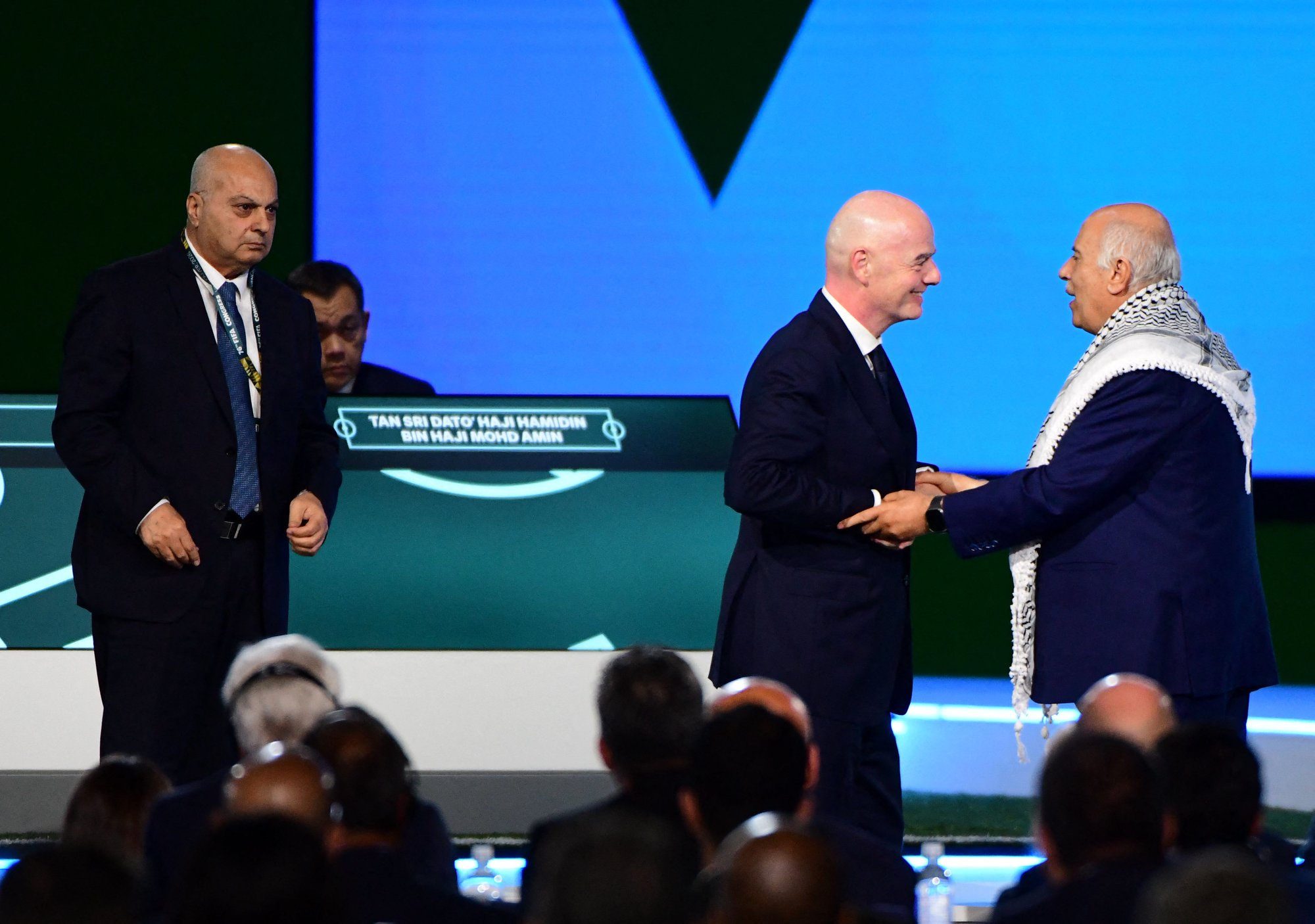 FIFA president fails in remarkable attempt to get Israel and Palestine chiefs to shake hands