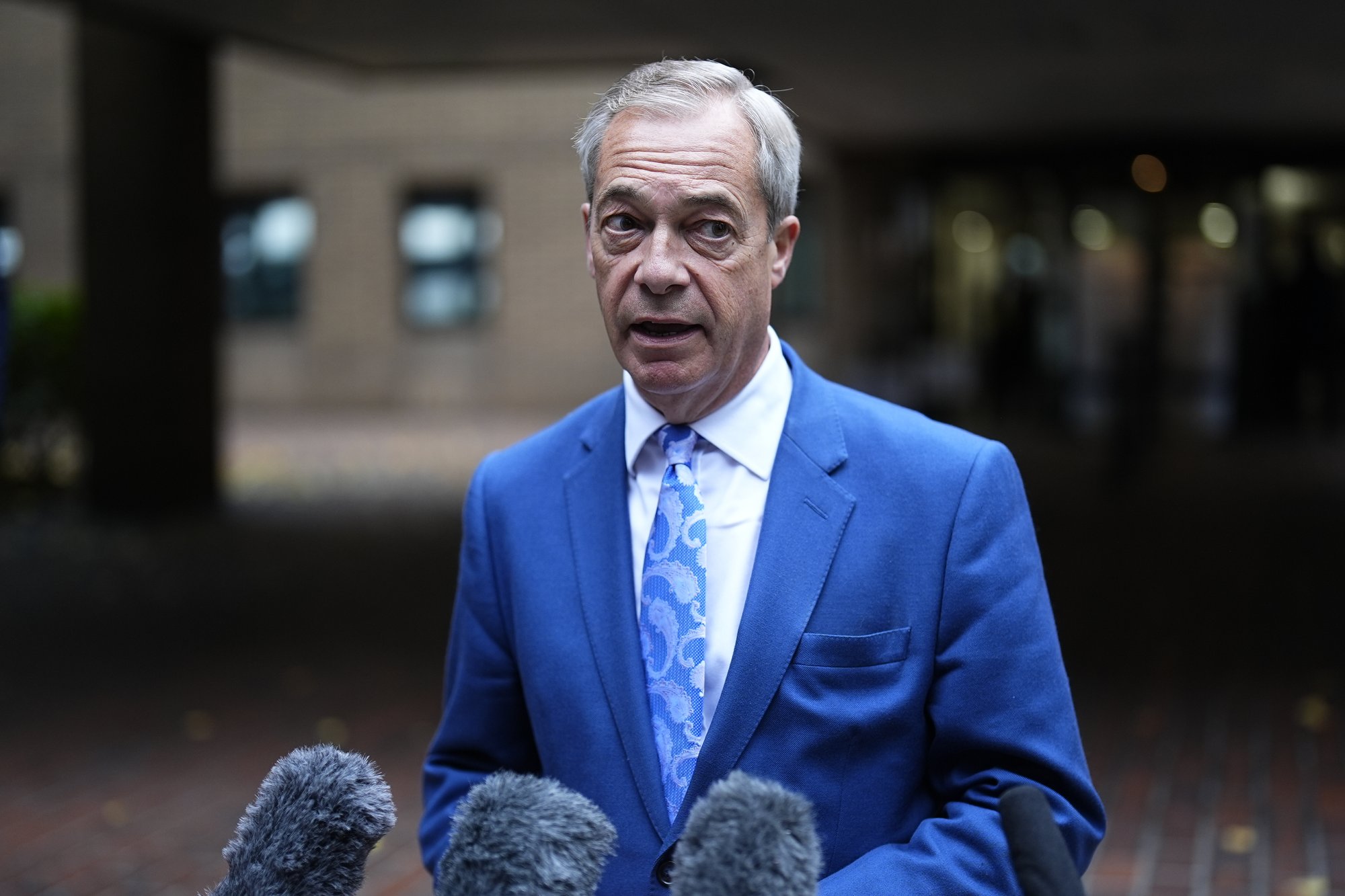Farage Vows to Stop Boats in Three Months, Citing French Deal