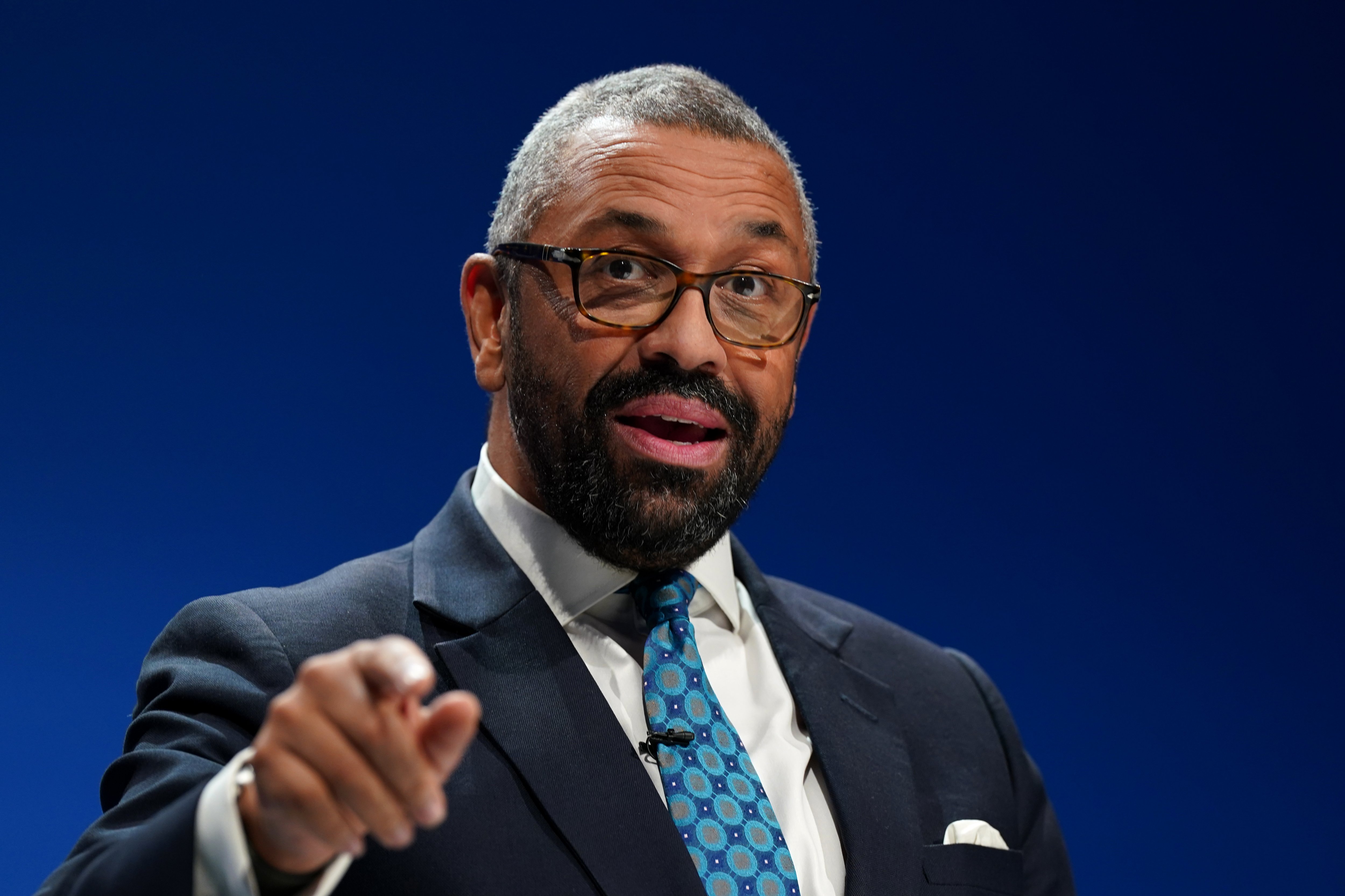 James Cleverly accuses travellers of 'gaming the system' amid 'illegal' land grab