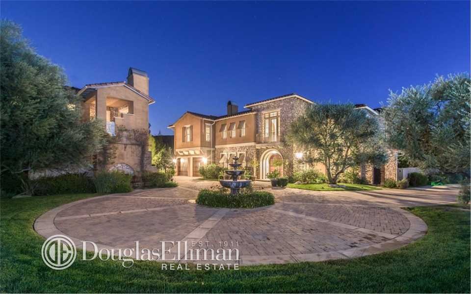 House Tour Tuesday—Selena Gomez’s Stunning Calabasas Mansion Popdust
