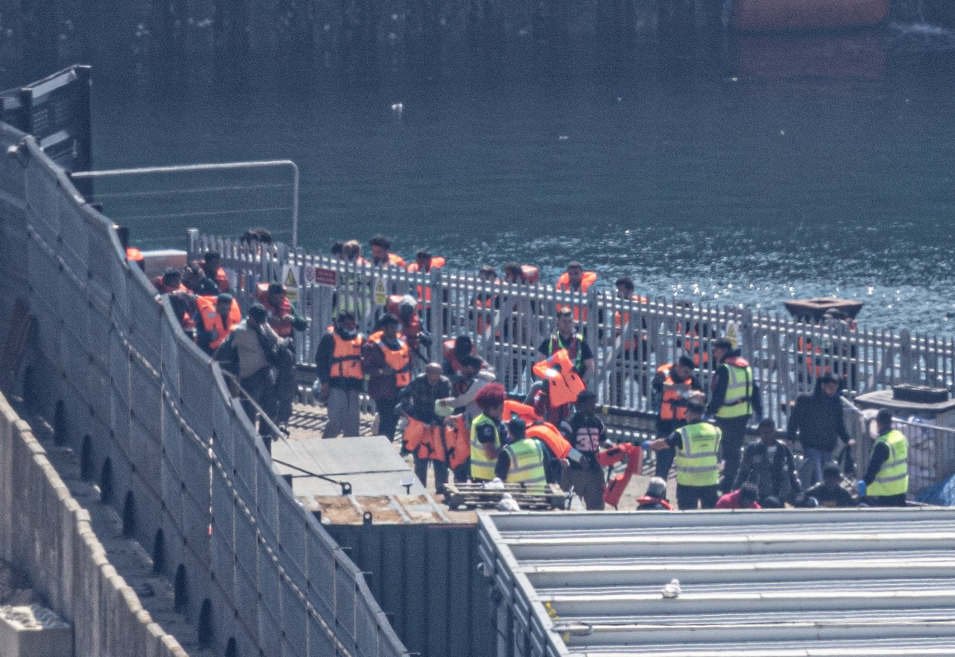 Two hundred migrants cross Channel after Home Office confirms GB News's small boat bombshell