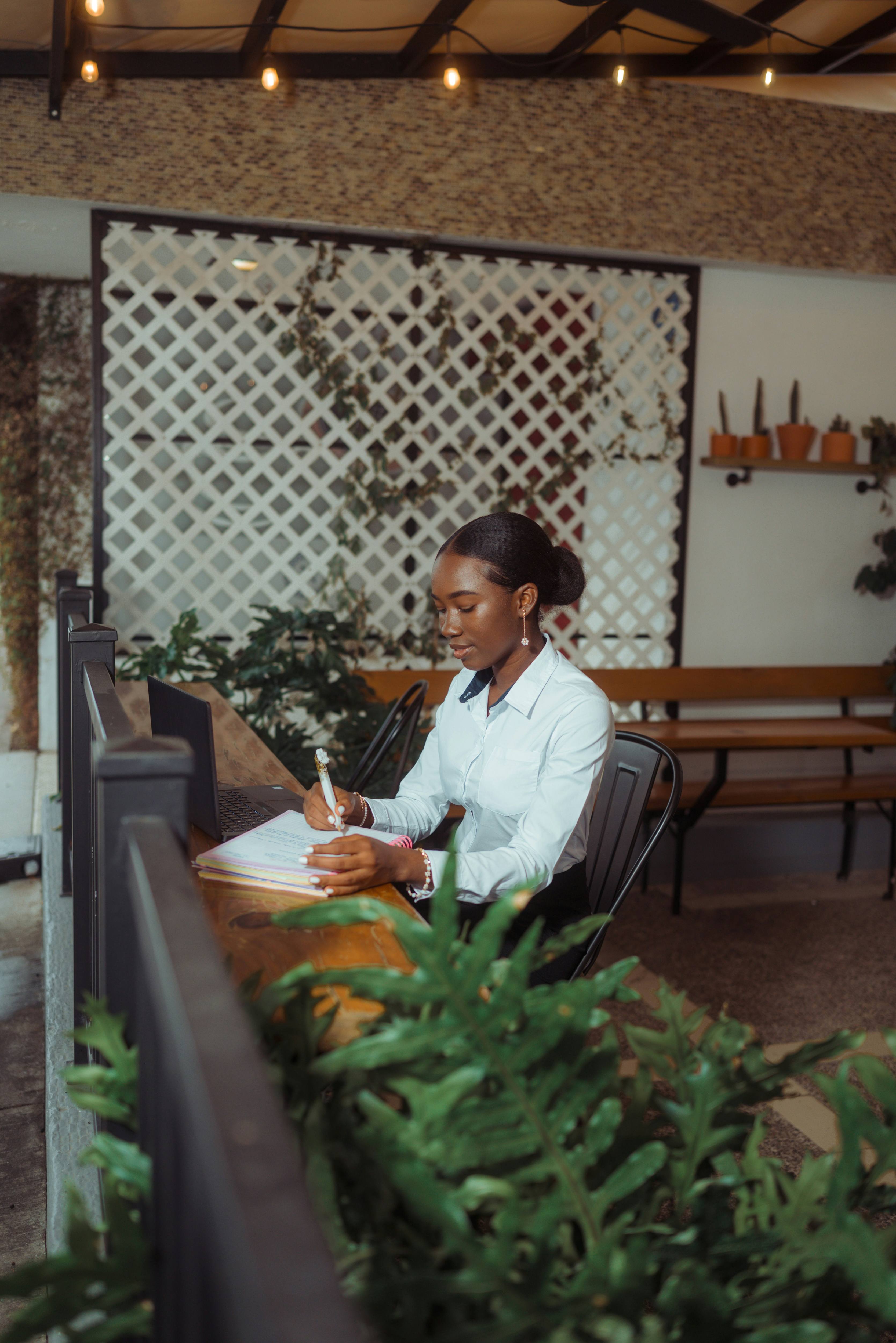 Sofia M. — AI Application Engineer