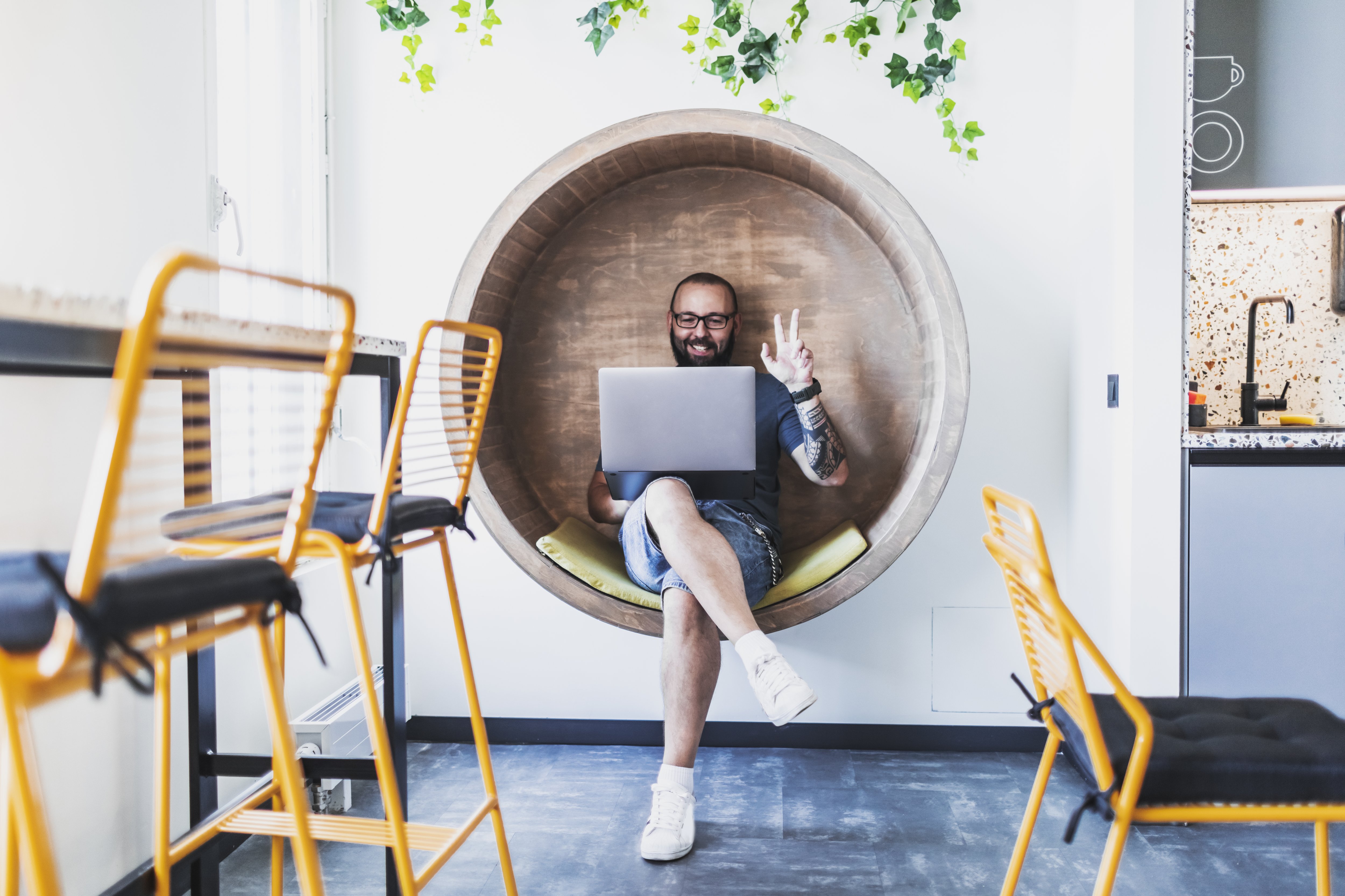 POLL: Is it ever acceptable to wear shorts in the office? YOU DECIDE