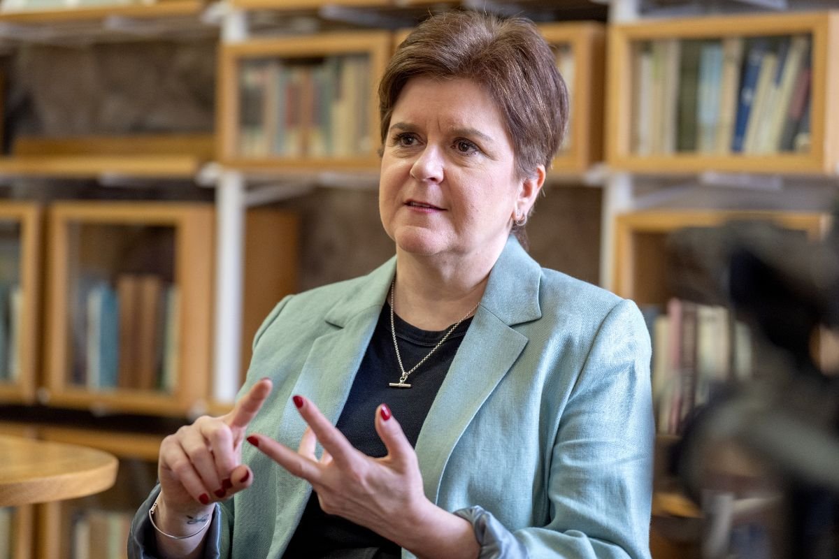 How the hell didn't Nicola Sturgeon know about her estranged husband embezzlement scandal?