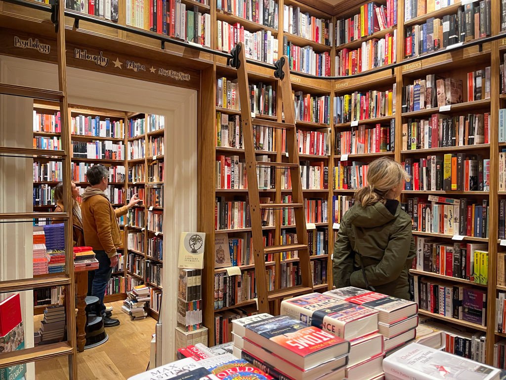 Now Rachel Reeves takes aim at independent bookshops 'to fun