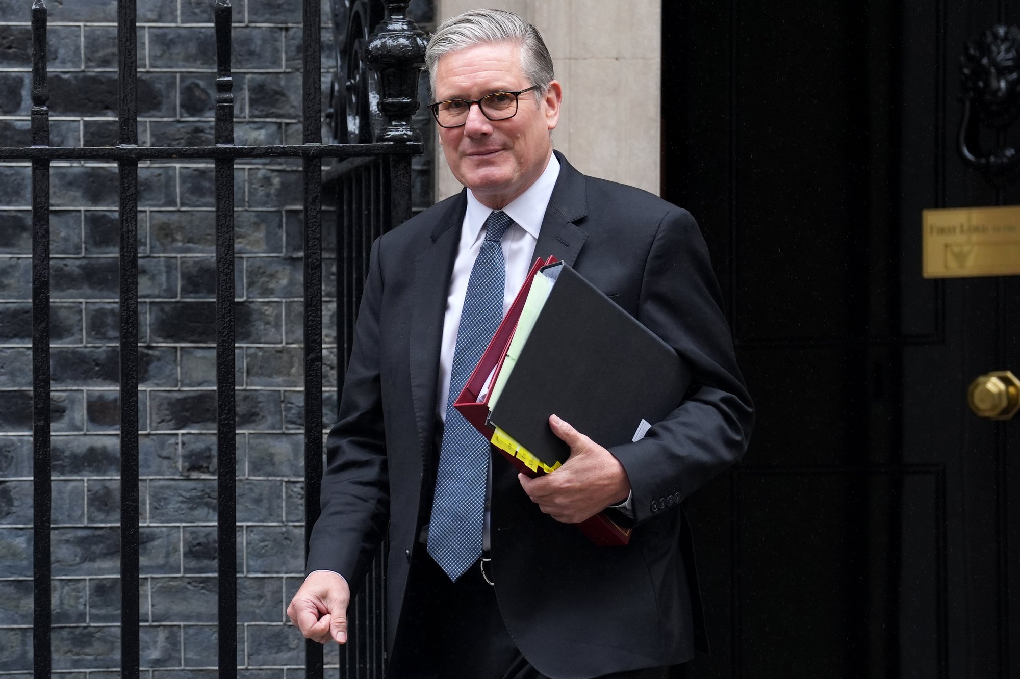 Keir Starmer leaves door open to rejoin EU as No10 pledges Brexit red lines only 'stand for this parliament'