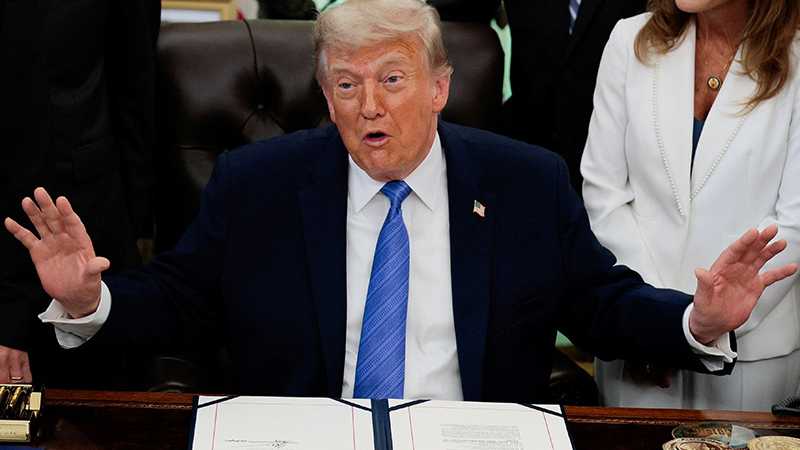 Trump's latest meltdown left advisors shaken: ex-defense official
