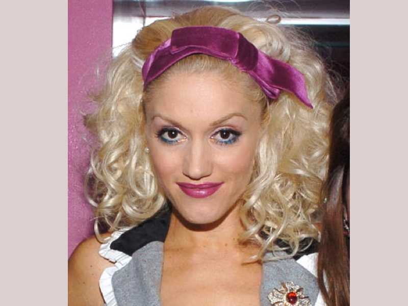 Turns Out That Gwen Stefani Bare Face Selfie Was All About The B S Popdust