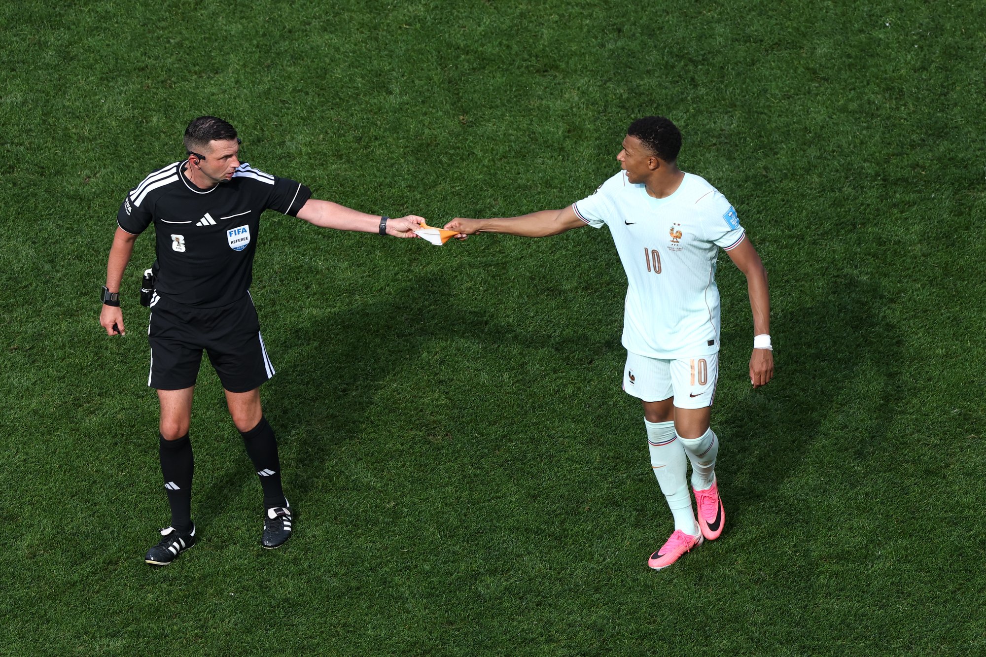 Kylian Mbappe involved in bizarre Michael Oliver moment during France World Cup win over Norway