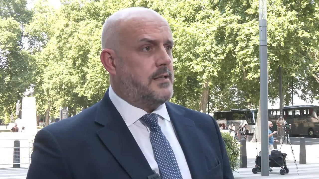 Counter terrorism boss issues bleak verdict as Britain faces almost 1,000 live terror investigations: 'Worrying situation'