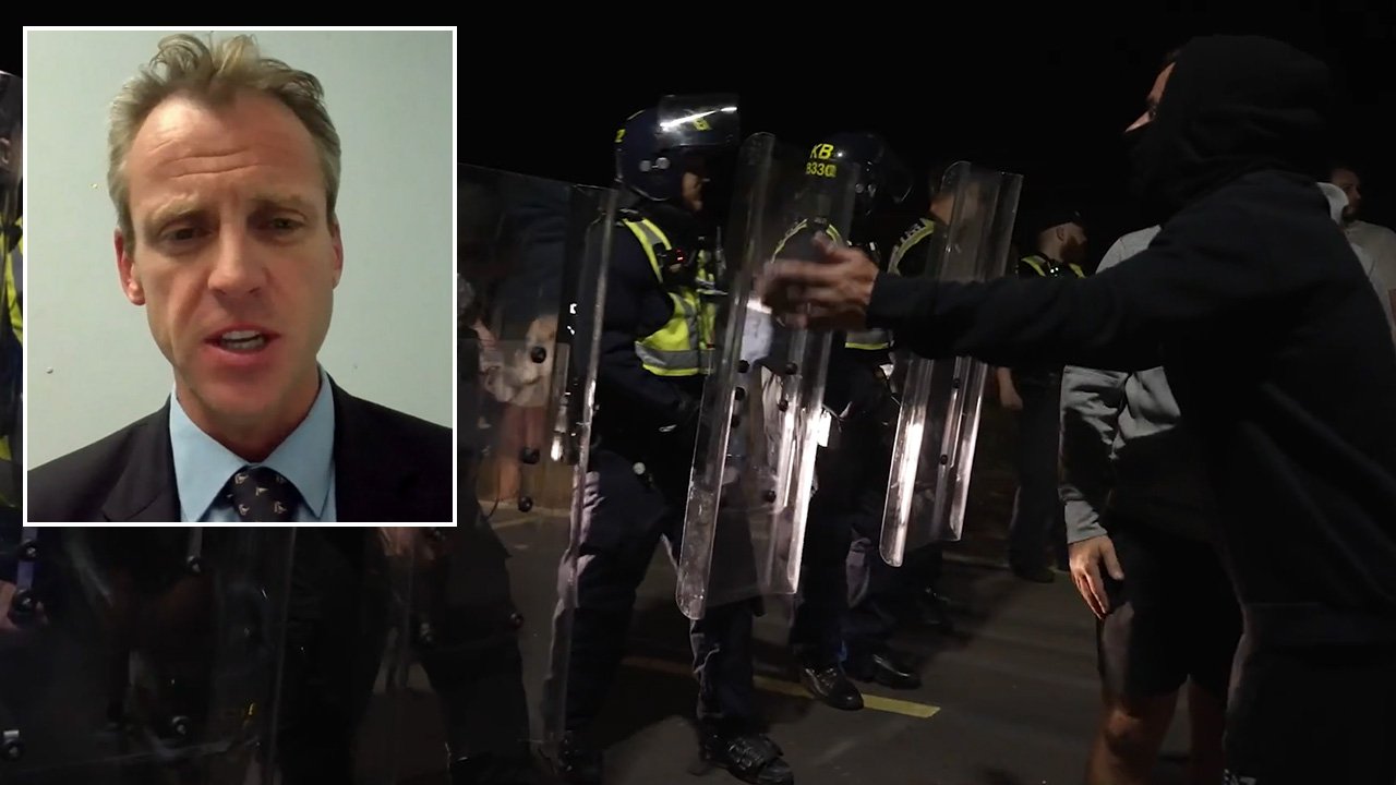 Labour accused of being 'asleep at the wheel' on migrant crisis after Portsmouth protest