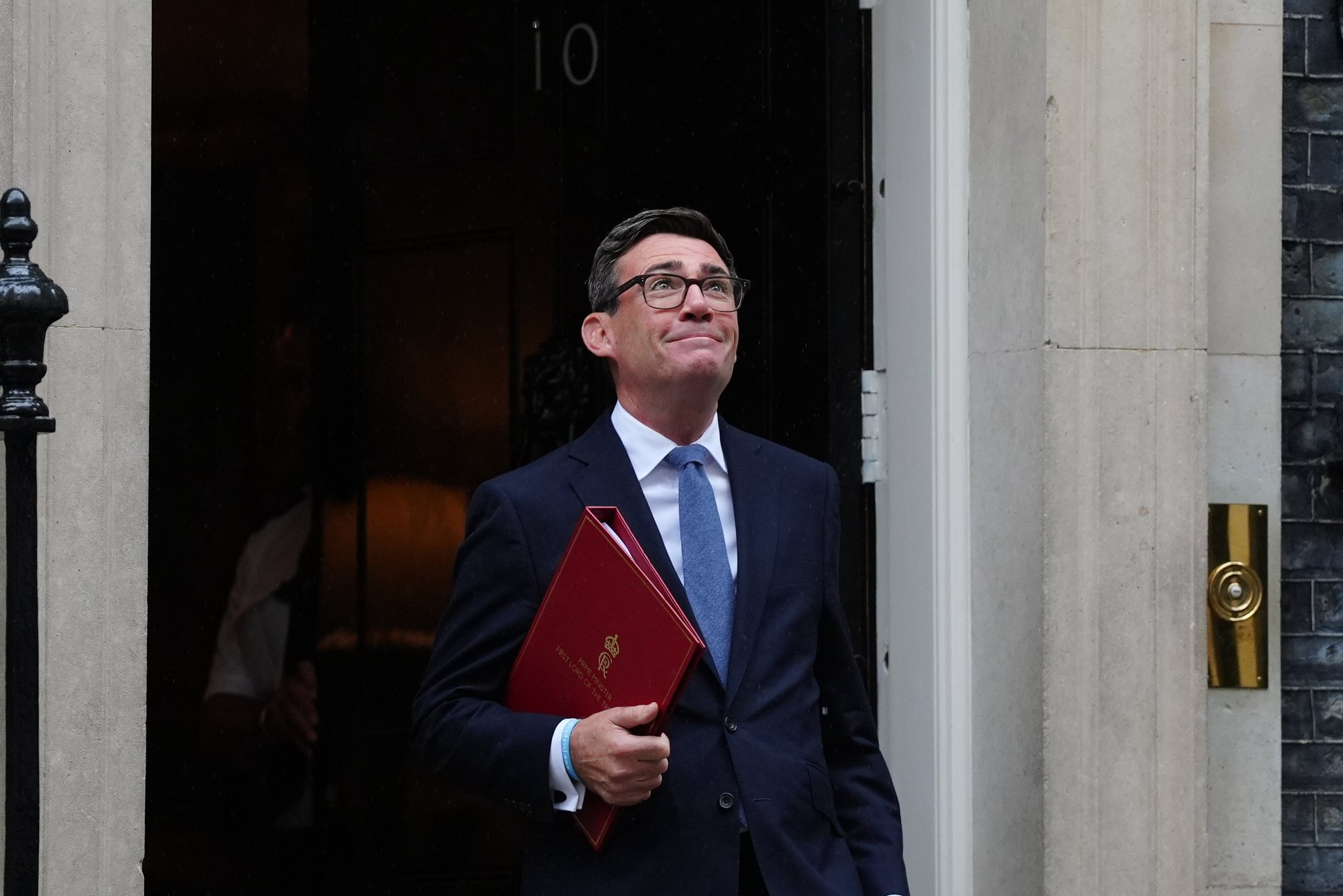 Labour admits 200,000 UK families pocket more in benefits than the average working Briton earns