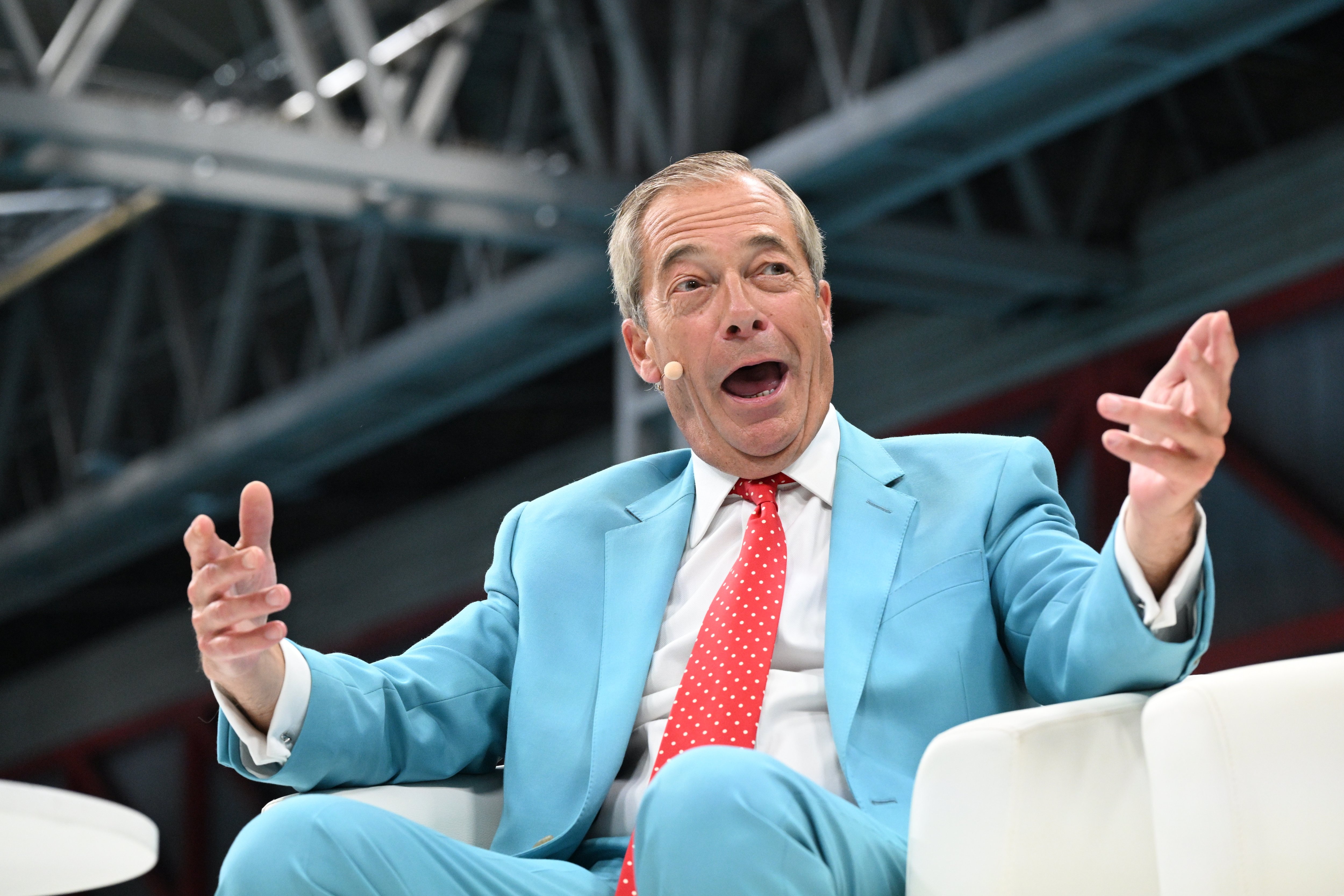 Nigel Farage warns 'political system will collapse' if Labour blocks £72million donations to Reform