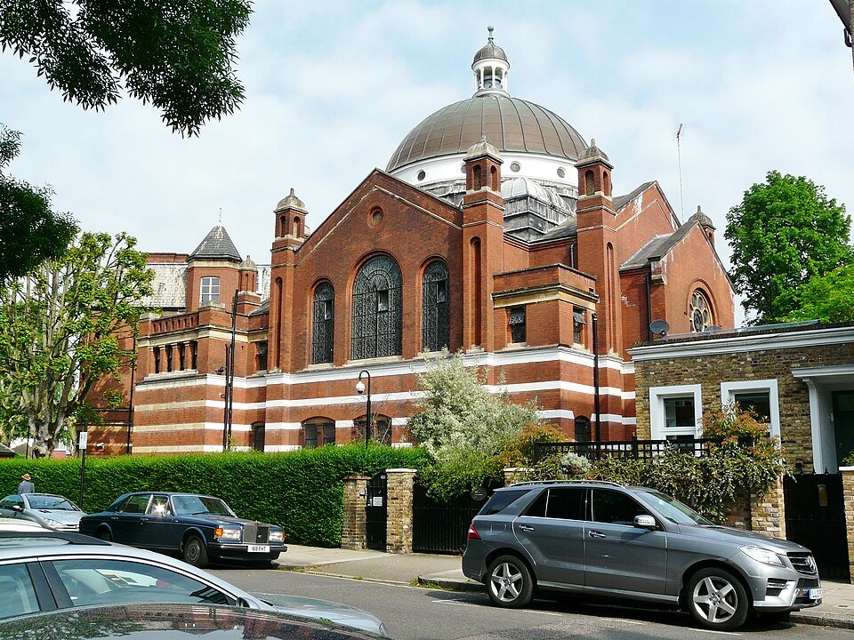 London synagogue 'attacked with fireworks' by hooded youths during Jewish New Year