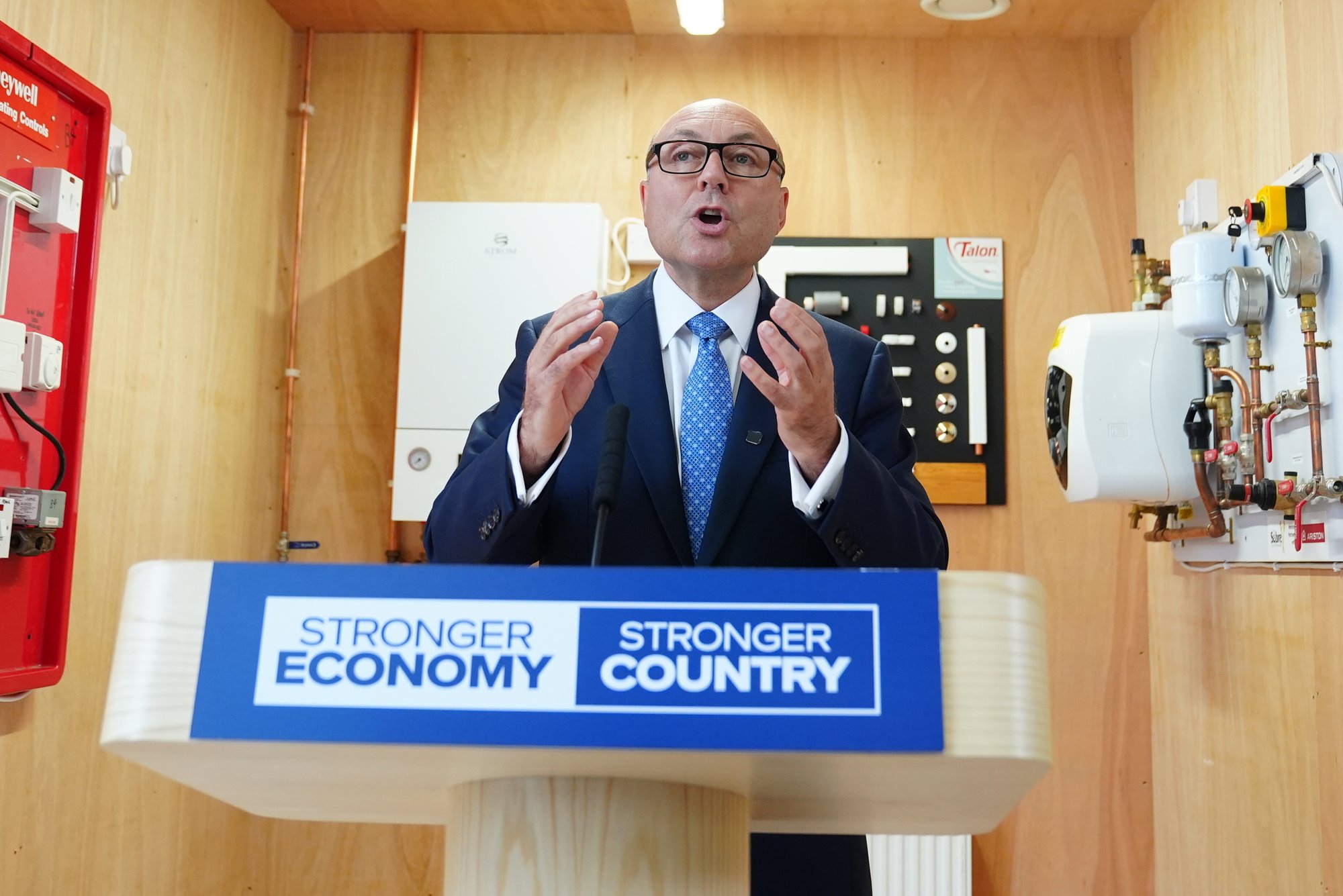 Andrew Griffith takes savage swipe at John Healey ahead of 'challenging' autumn Budget