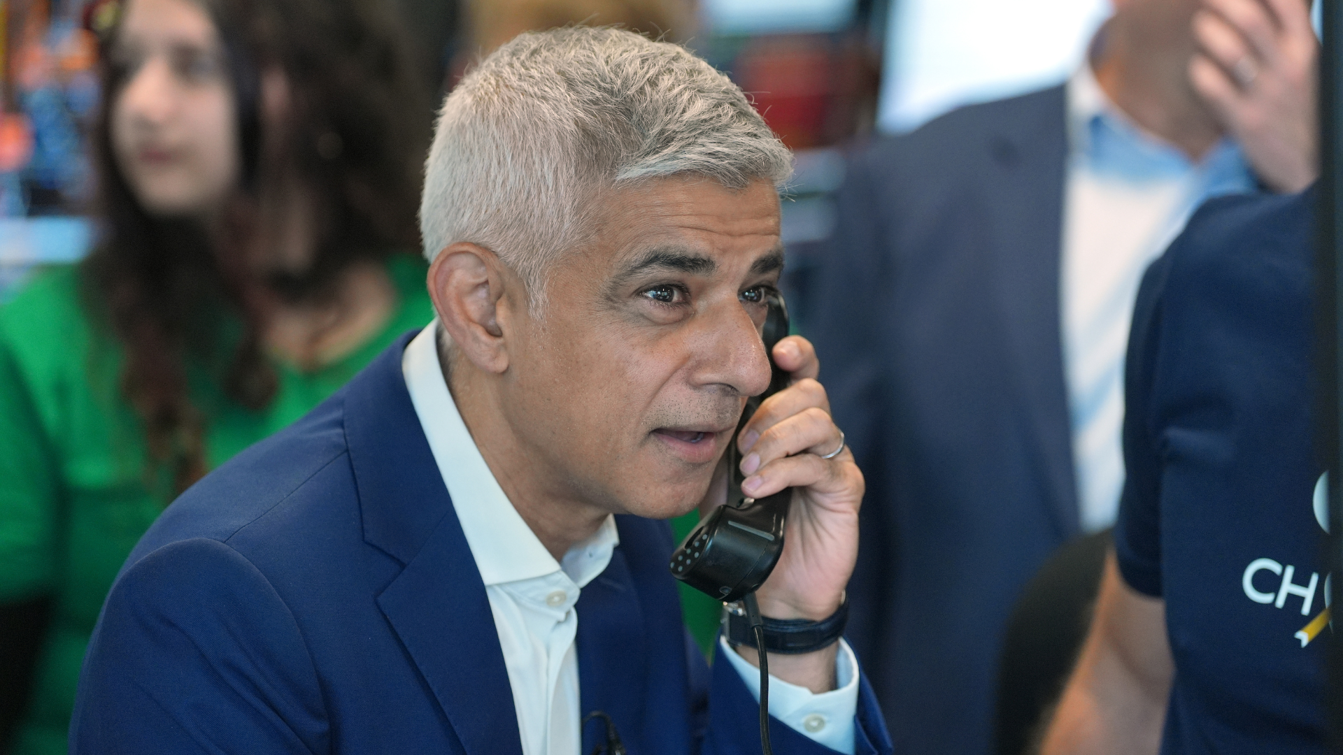 Sadiq Khan 'backs down' over £50million Met Police deal with AI software firm