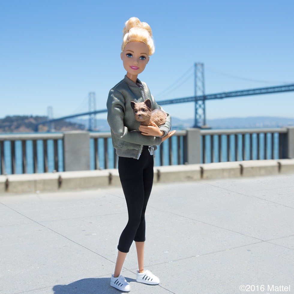 Barbie Dons Cute Outfits, Snaps Selfies Around San Francisco - 7x7 Bay Area